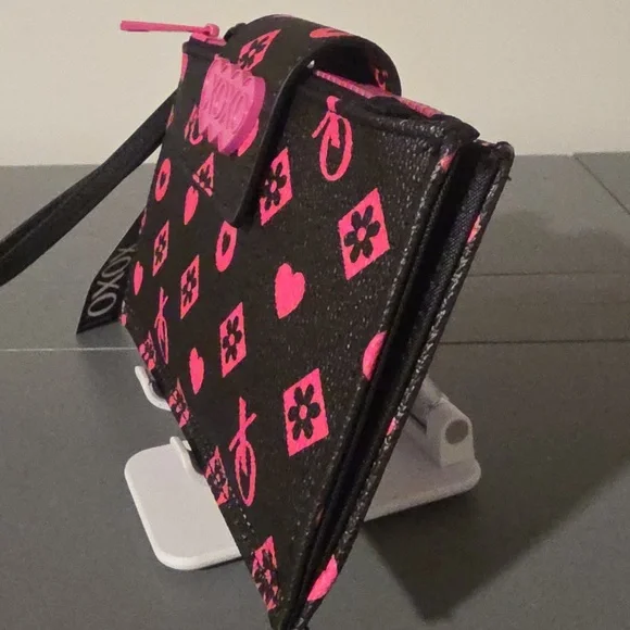 XOXO NWT Pink and Black Large Wristlet - Picture 4 of 7